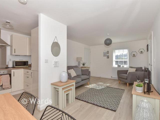 Flat for sale in Ash, Kent