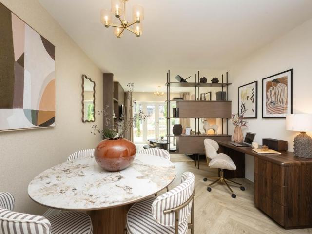 Flat for sale in Beaconsfield New Town, Knotty Green