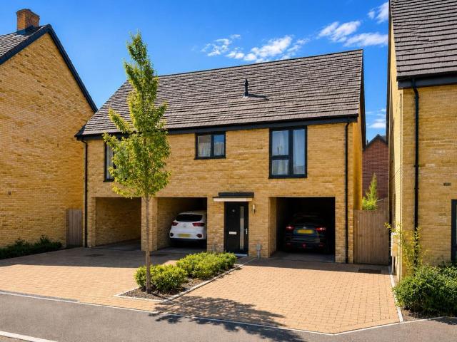 Flat for sale in Cheeseman's Green, Bridgefield