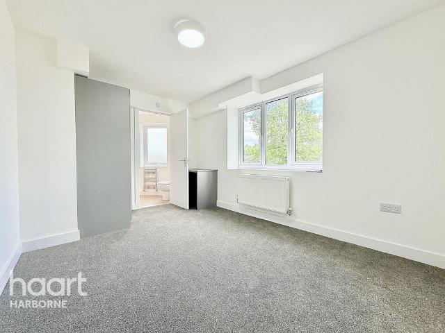 Flat for rent in Langley Green, West Midlands
