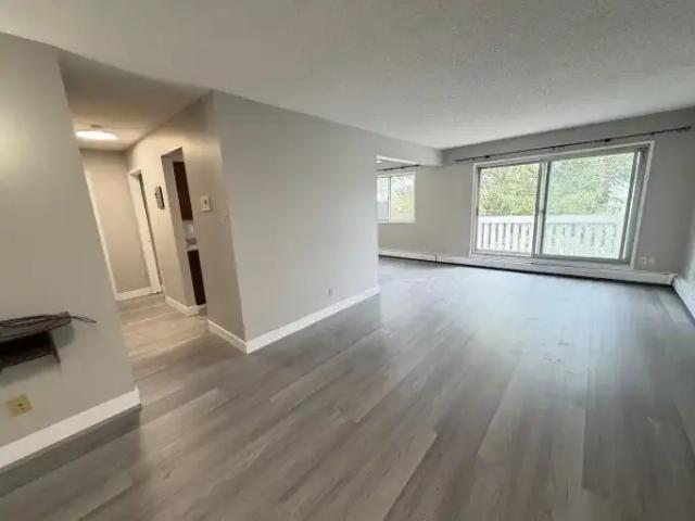 Condo for rent in Rideau Park, Edmonton