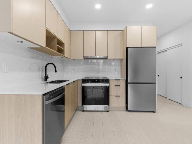 Condo for rent in Surrey, British Columbia