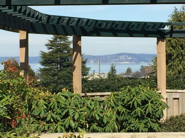Condo for rent in Edmonds