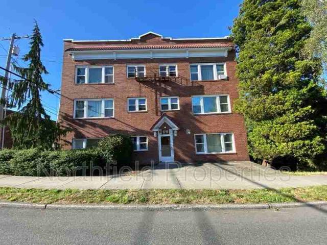 Condo for rent in Everett