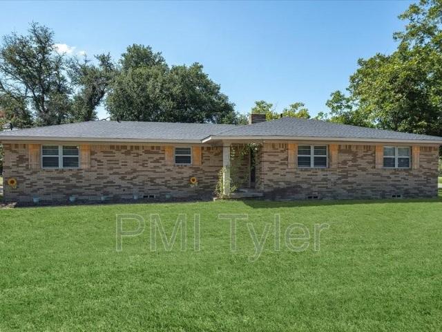 Condo for rent in Ben Wheeler