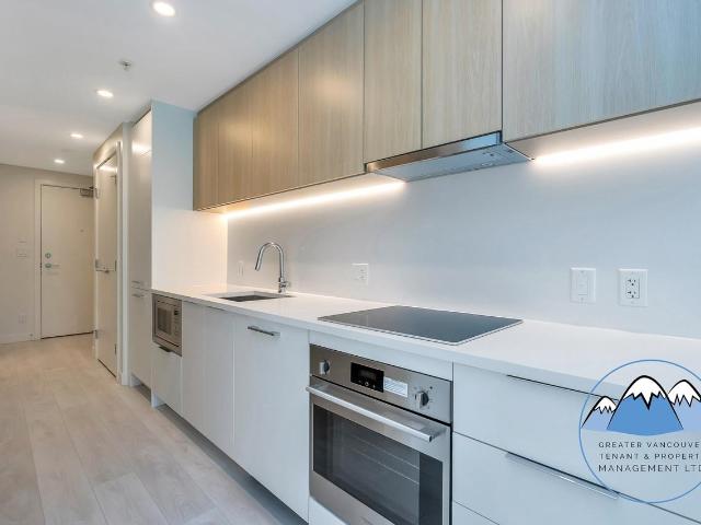 Condo for rent in Surrey, British Columbia