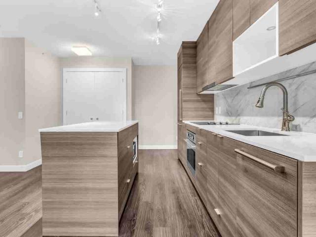 Condo for rent in Surrey, British Columbia