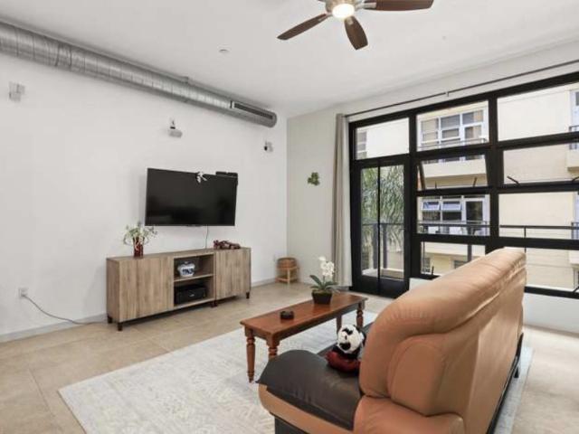 Condo for rent in Long Beach, California