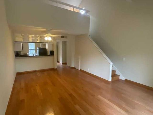 Condo for rent in Oak Creek, Irvine
