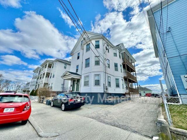 Condo for rent in Central Falls, Rhode Island