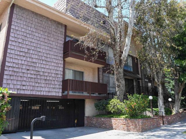 Condo for rent in Canoga Park, California
