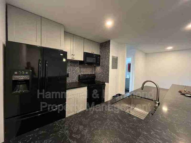 Condo for rent in Canoga Park, California