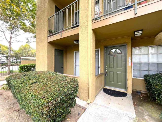 Condo for rent in Corona, California