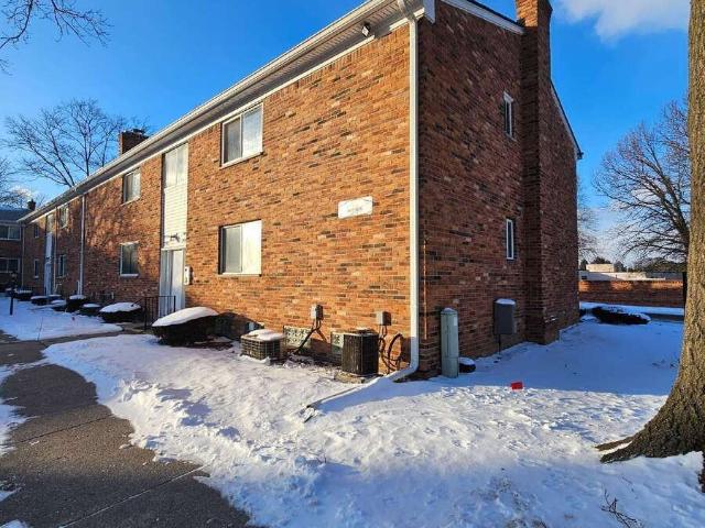 Condo for rent in Warren, Michigan