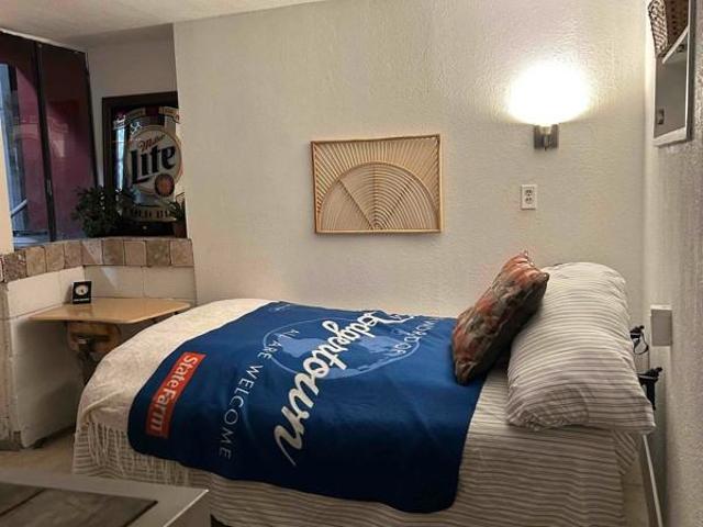 Condo for rent in Los Angeles