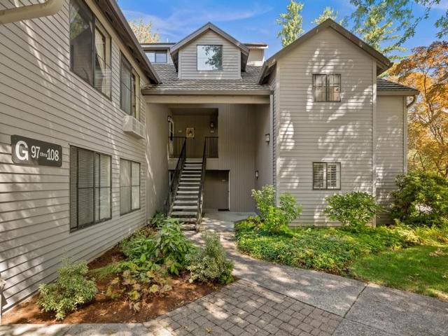 Condo for rent in Oregonia
