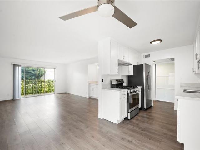 Condo for rent in Canoga Park, California