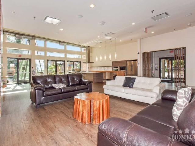 Condo for rent in Surrey, British Columbia