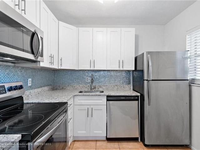 Condo for rent in Hallandale, Florida