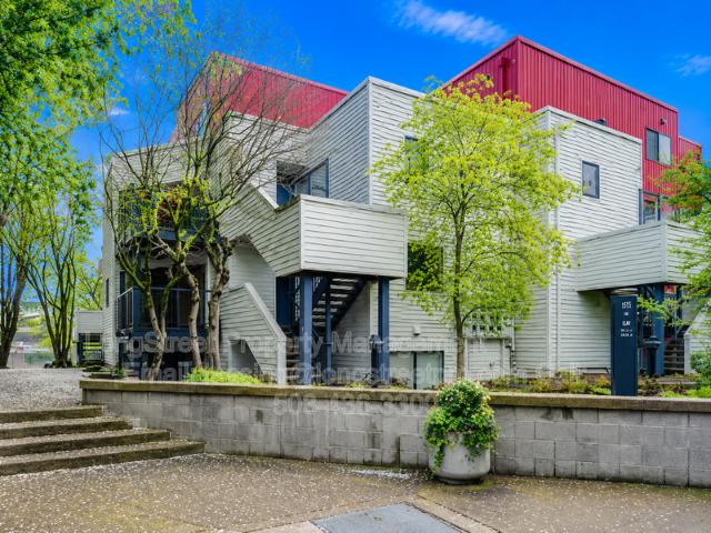 Condo for rent in Oregonia