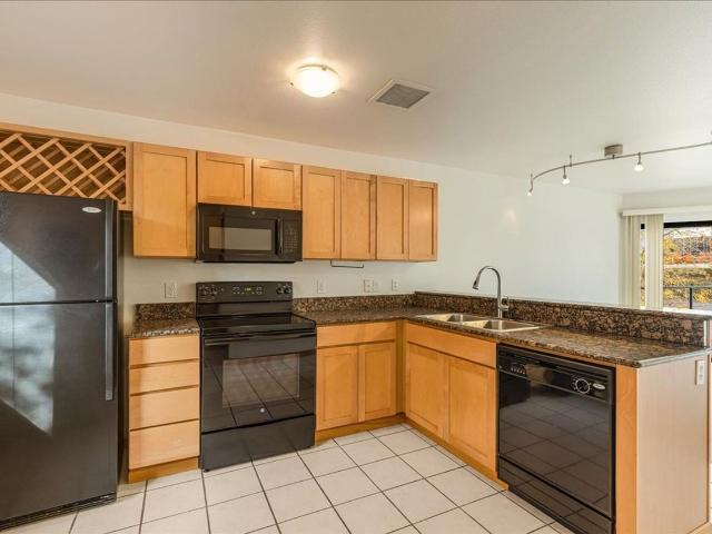 Condo for rent in Portland, Multnomah County