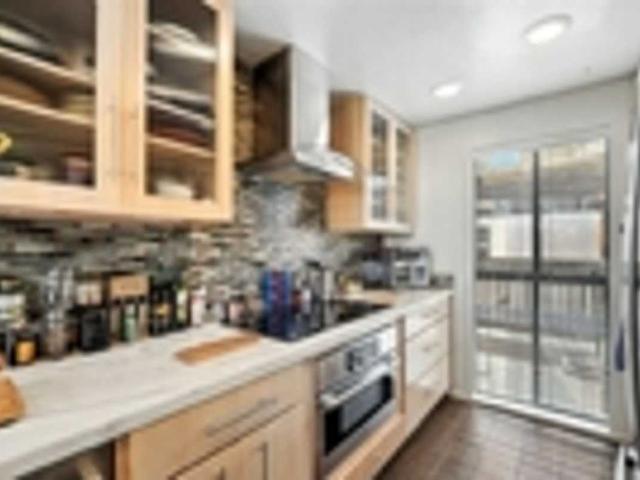 Condo for rent in Long Beach, California