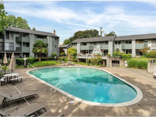 Condo for rent in Oregonia