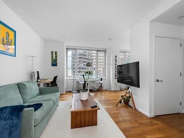 Condo for rent in Arverne, New York