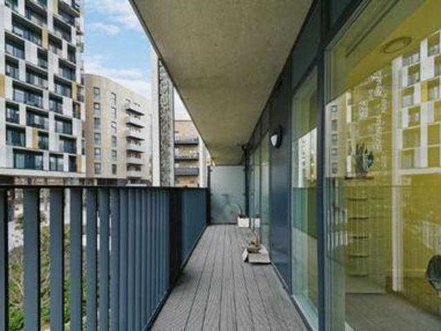 Apartment for sale in Rotherhithe, Greater London