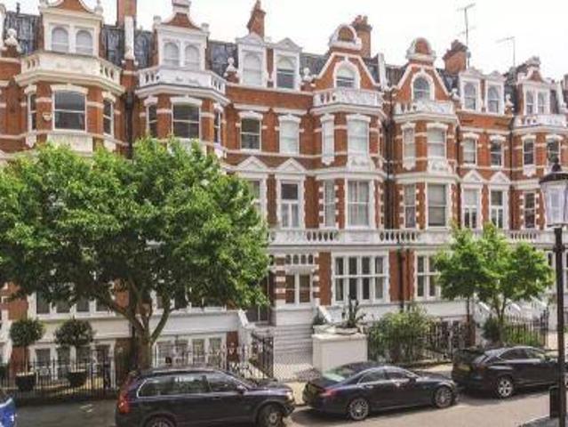 Apartment for sale in Knightsbridge, Greater London