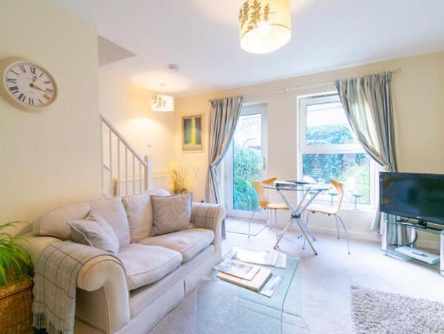 Cottage for rent in High Field, York