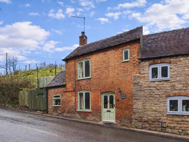 House for sale in Froggatt, East Midlands