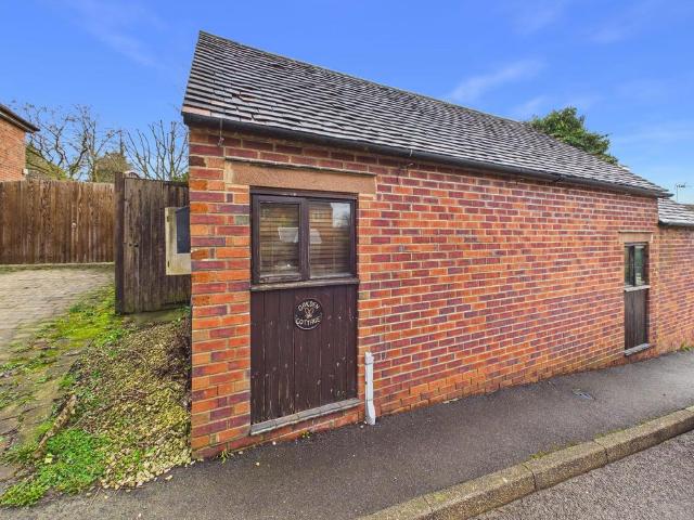 House for sale in Froggatt, East Midlands