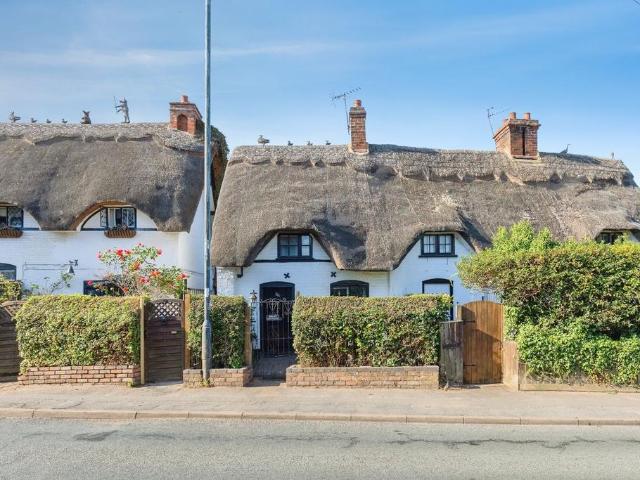 House for sale in Green Close, Warwickshire