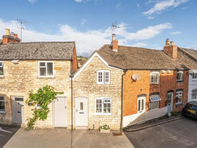 House for sale in Winchcombe, Pamington