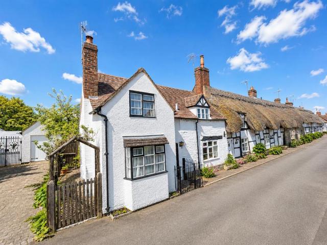 House for sale in Crookhill, Worcestershire