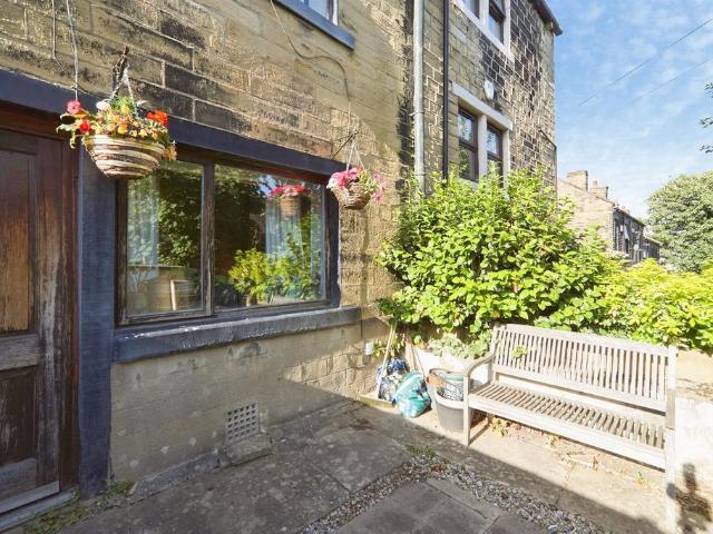 House for sale in Pudsey, West Yorkshire