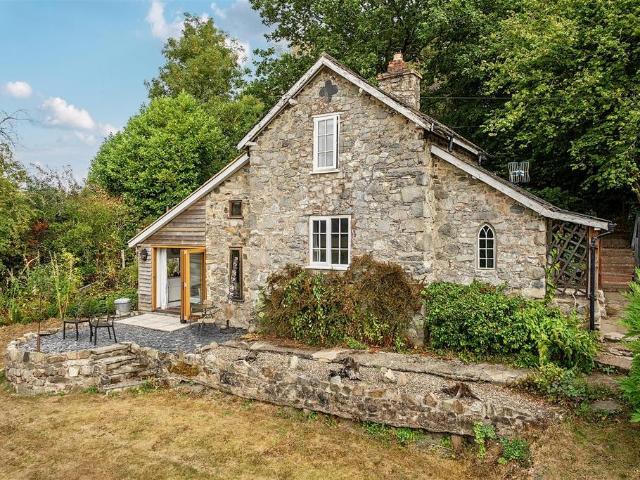 House for sale in Llansilin