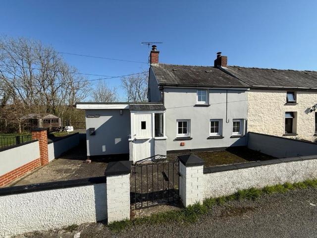 House for sale in Penrhiw-llan, Wales