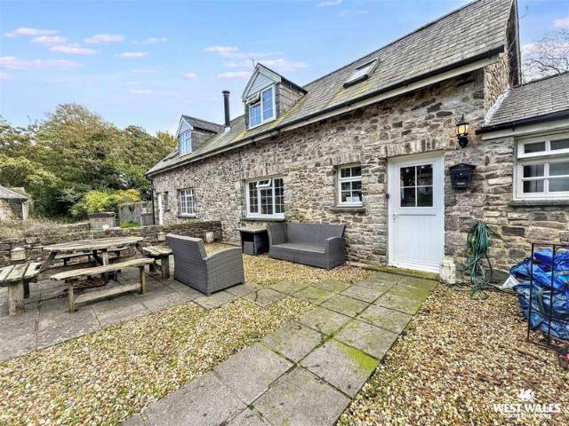 Cottage for sale in Cosheston, Milton