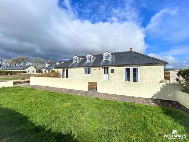 Cottage for sale in St Florence, Wales
