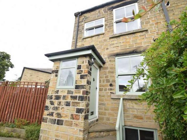 Cottage for rent in Horbury, West Yorkshire