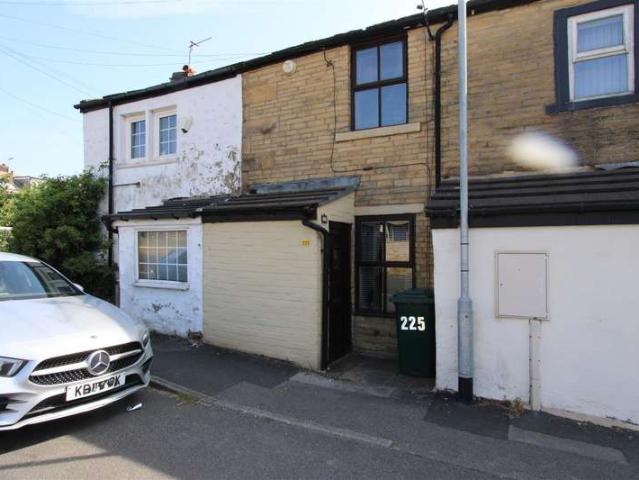 Cottage for sale in Undercliffe, West Yorkshire