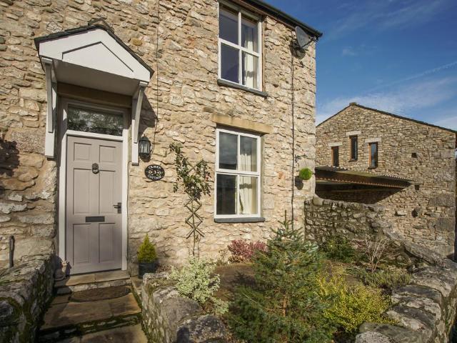 House for rent in Warton, Bare
