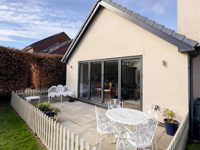 House for rent in Hurlston Green, Roby Mill