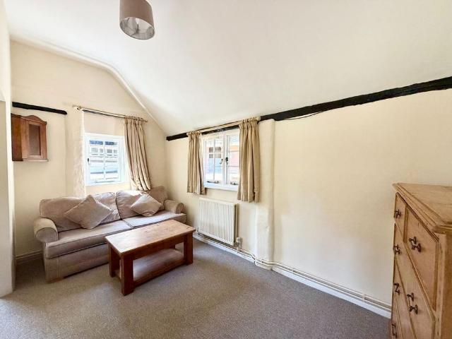 House for rent in Fole, Surrey