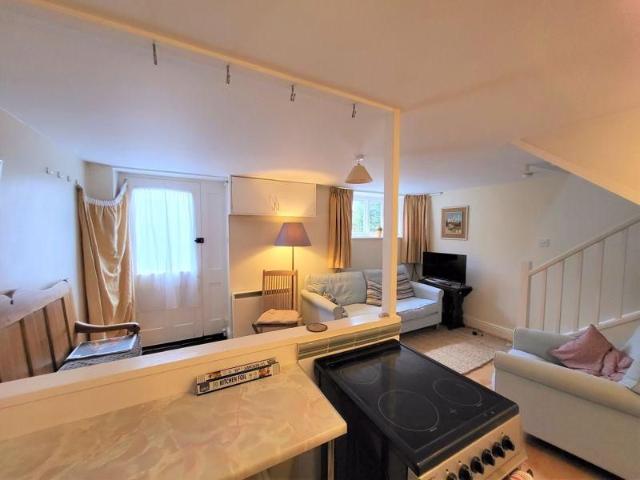 House for rent in Broadshard, Somerset