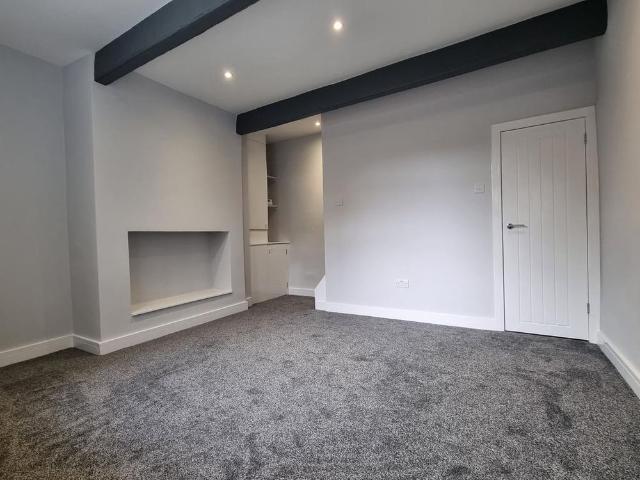 House for rent in Springhead, Oldham