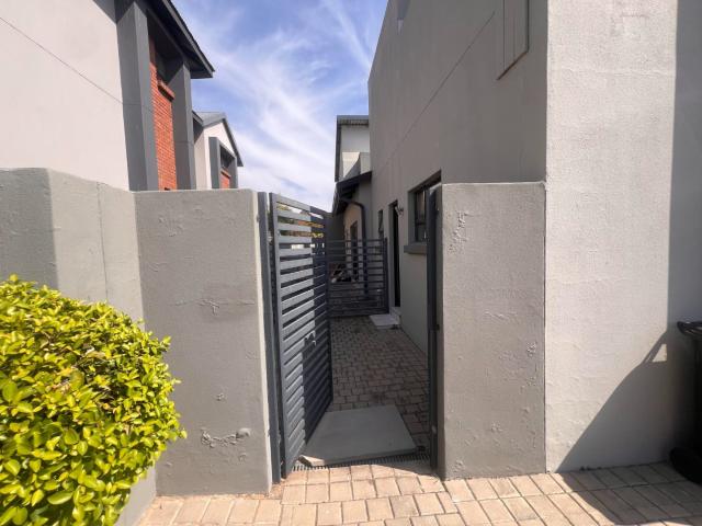 Apartment for rent in Johannesburg Ward 93, Midrand