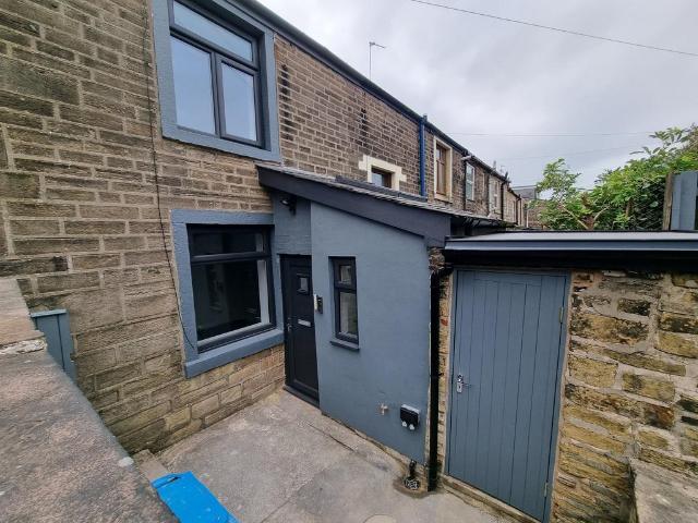 House for rent in Springhead, Oldham